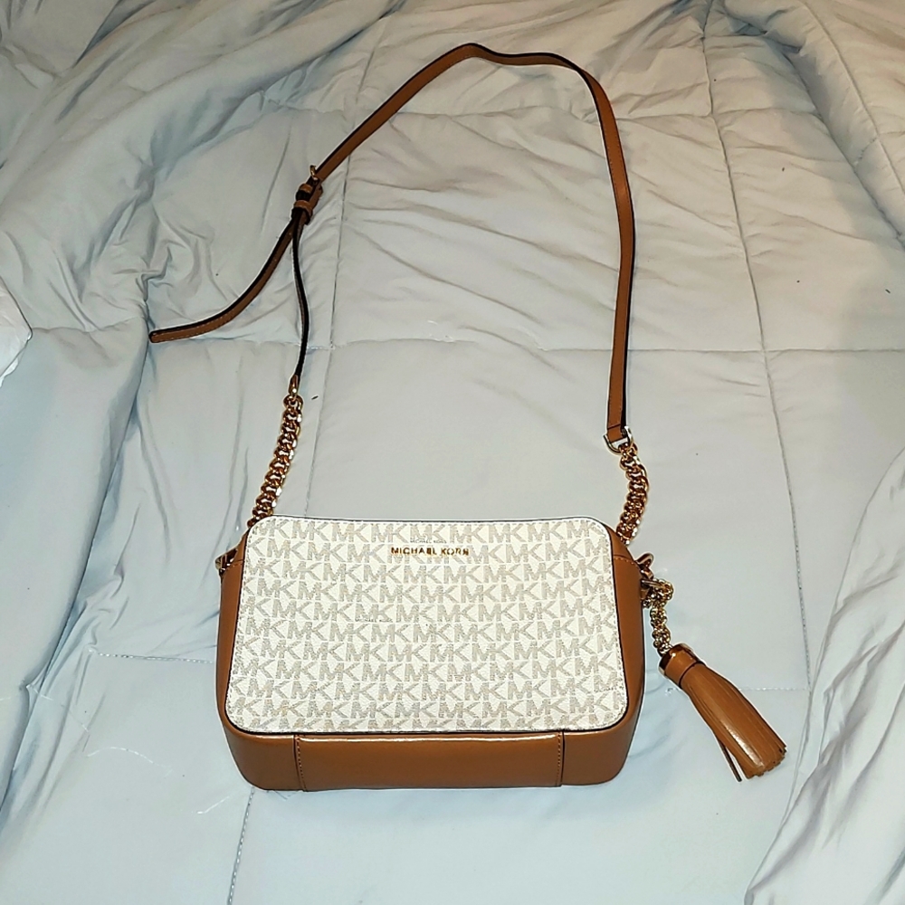 Ginny Medium Logo Crossbody Bag NWOT - Picture 4 of 4